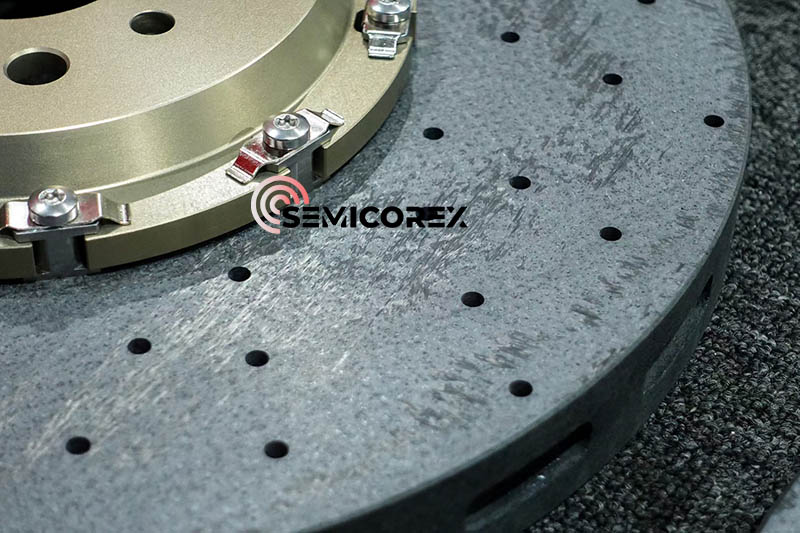 Karbono-zeramikazko balazta-sistemen konpositeen analisia